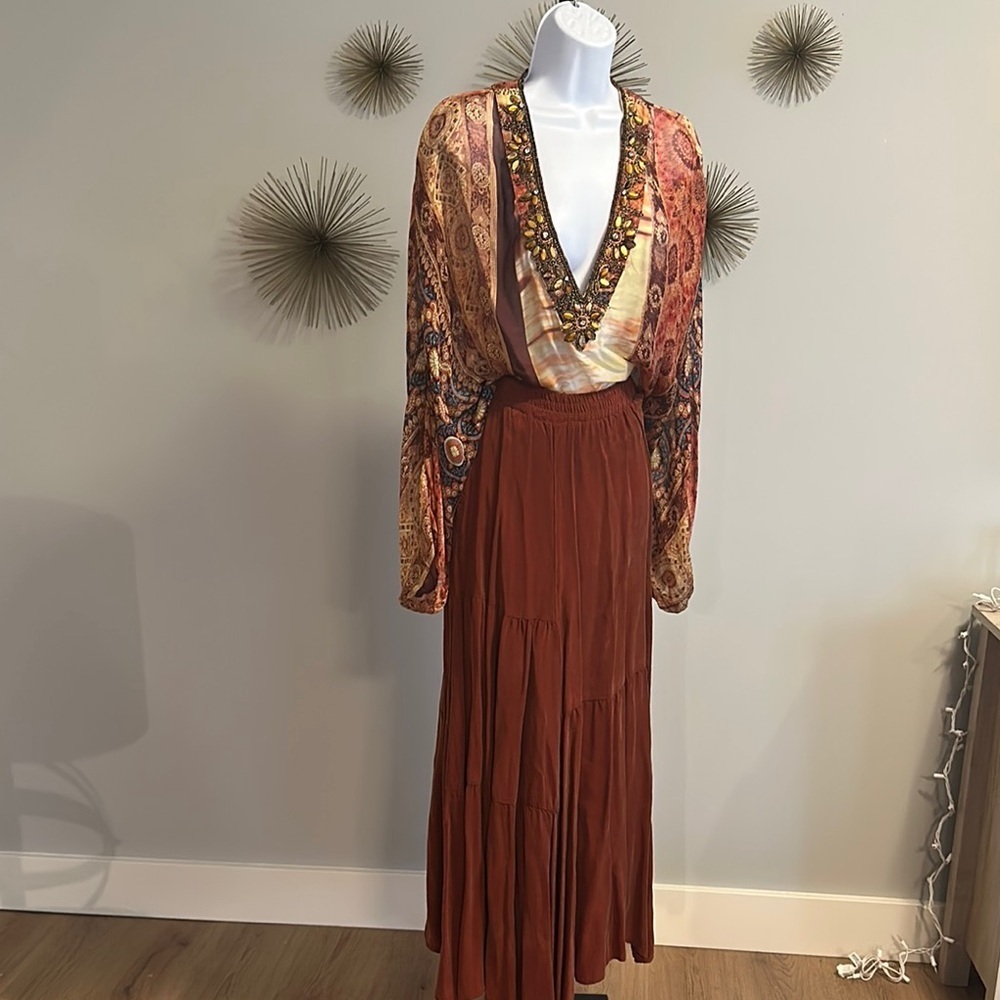 Silk Embroidered Blouse and Skirt Set​